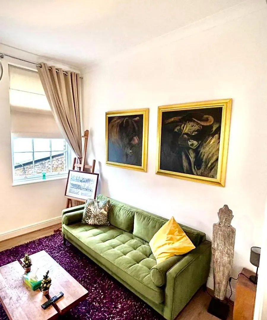 לונדון Trendy 2 Bedroom Apartment In Canary Wharf 0*,  בריטניה